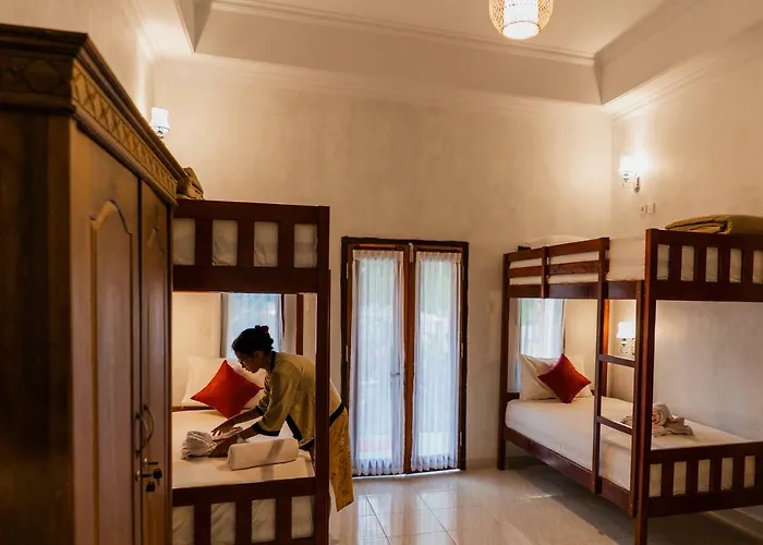 Hostel Kamasanti *